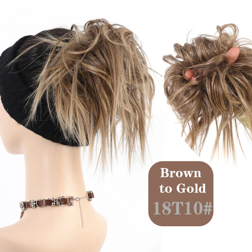 Braun zu Gold Haarverlängerungen im messy bun Stil