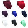 Eine Kollektion einfariger Krawatten in Weinrot, Rot, Lila, Blau, Marineblau, Schwarz, Weiß und Mintgrün.