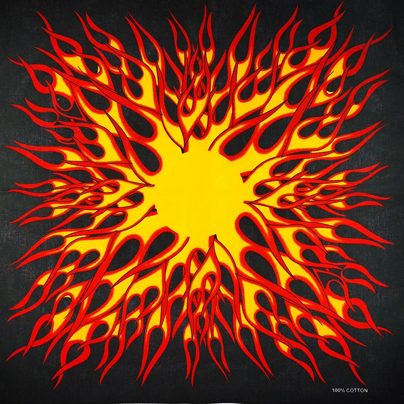 Un diseño de llama roja y amarilla vibrante irradiando contra un fondo negro.