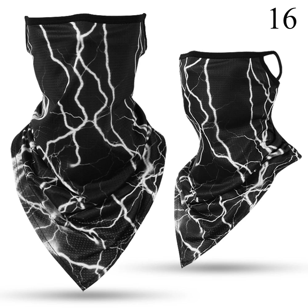 Gaiter o balaclava negra con patrón de rayo blanco.