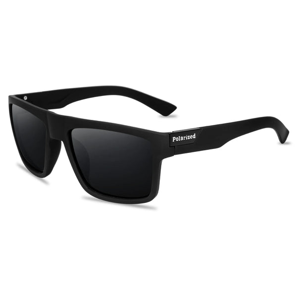 Une paire de lunettes de sport noires polarisées avec un bras flexible.