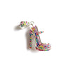 Hängendes Anhänger-Charm einer eleganten hohen Schuh, verziert mit farbigen Strasssteinen.