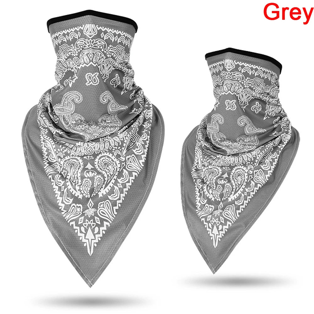 Gafete y balaclava gris multifuncionales con intrincado patrón paisley blanco