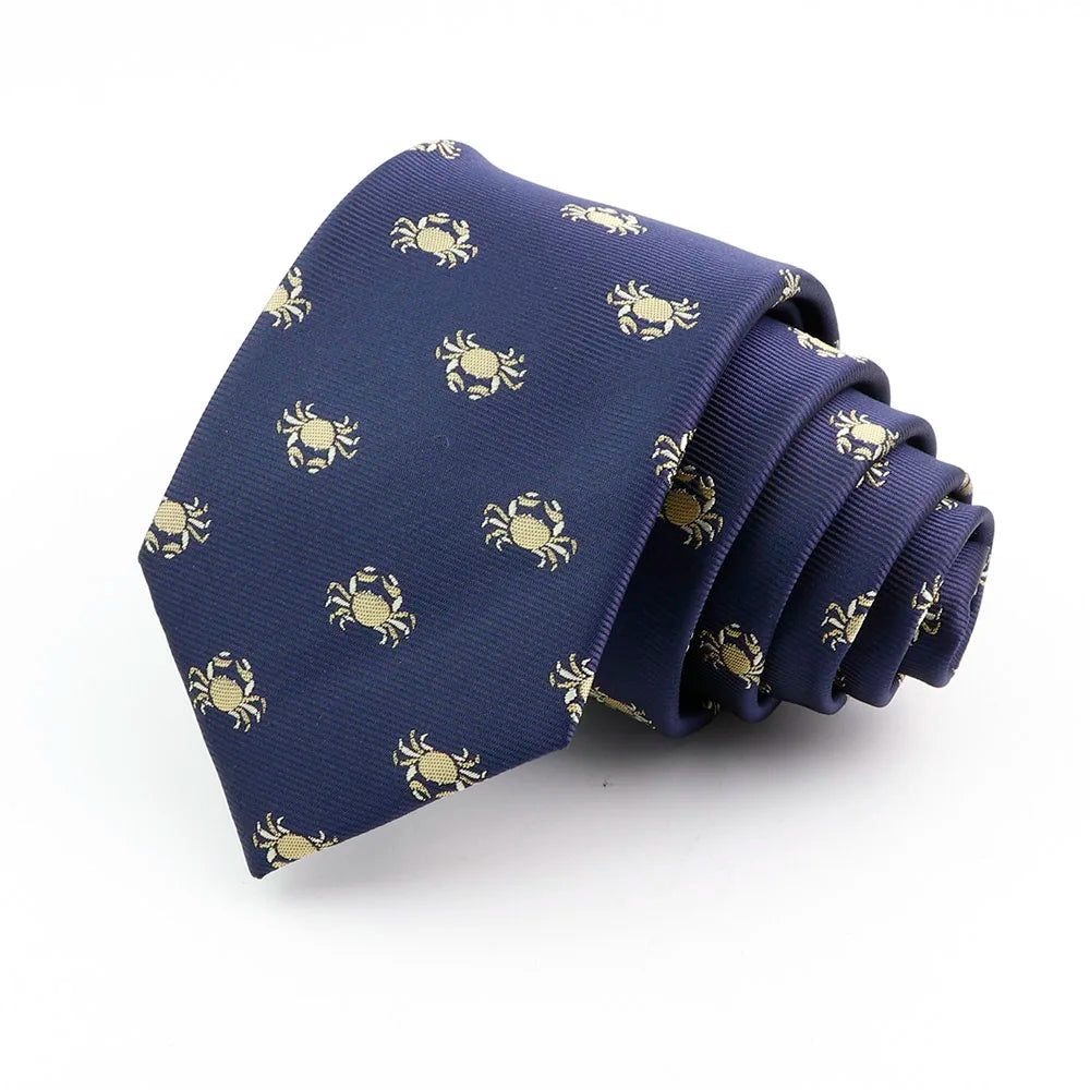 Corbata de seda jacquard azul marino para hombre con emblemas bordados en oro