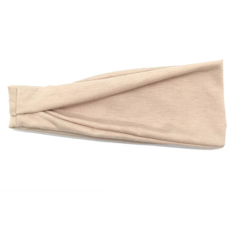 Beige Baumwoll-Zopfband, flach dargestellt.