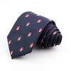 Corbata de seda jacquard azul marino para hombre con patrones repetidos de calaveras rojas