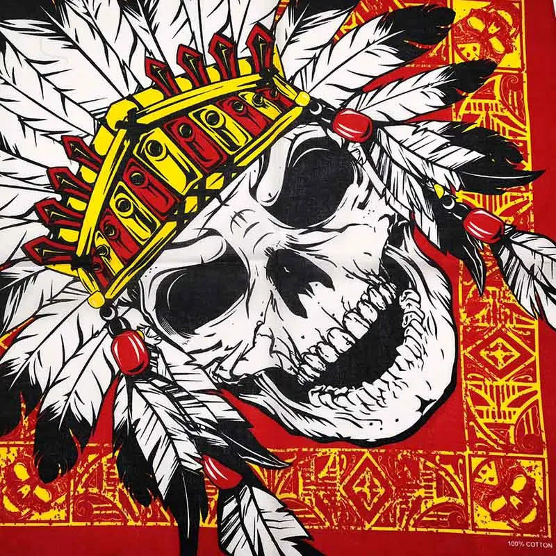 Un diseño gráfico de un cráneo adornado con una corona y rodeado de hojas sobre un fondo rojo.