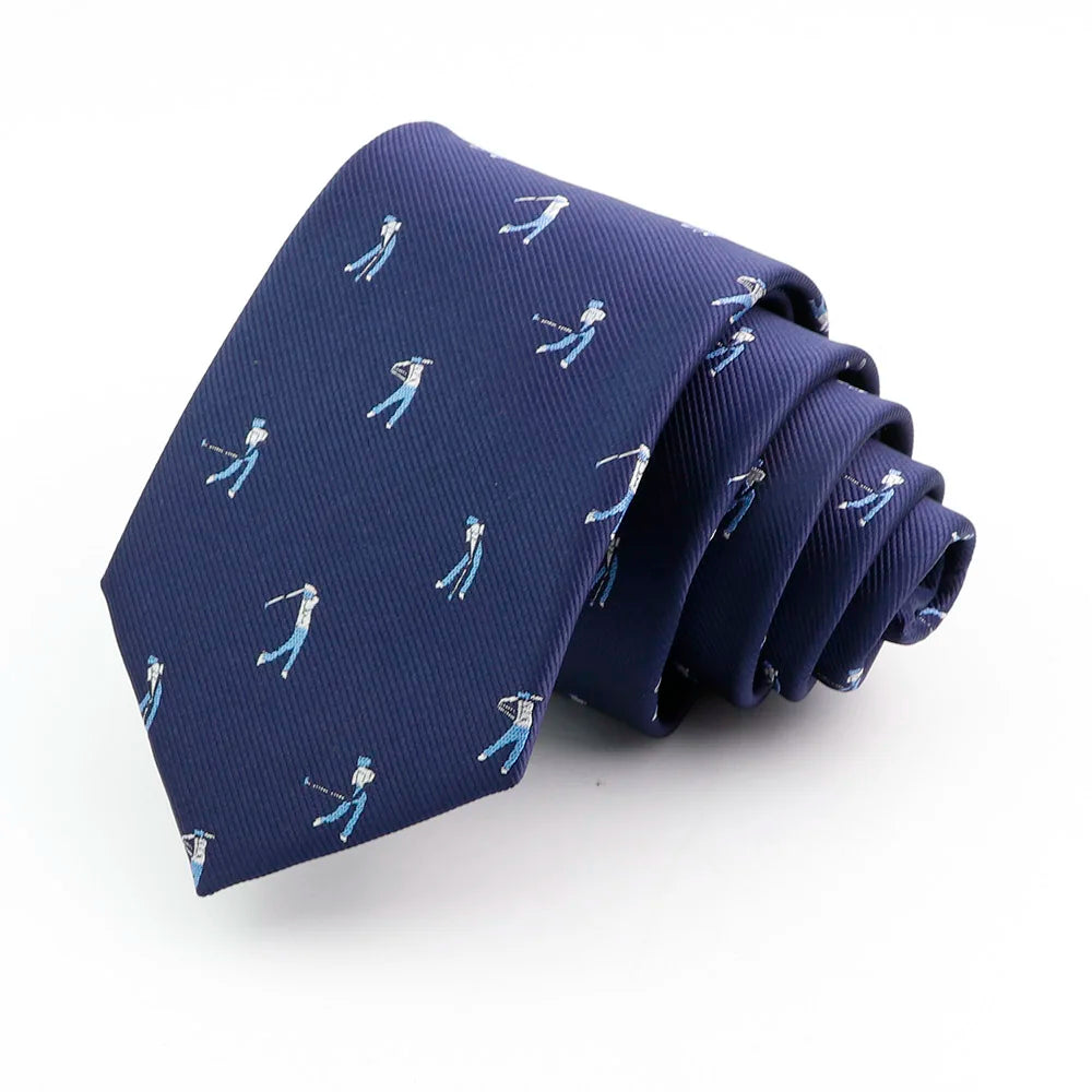 Corbata de seda jacquard azul marino con patrón repetitivo de figuras en azul claro