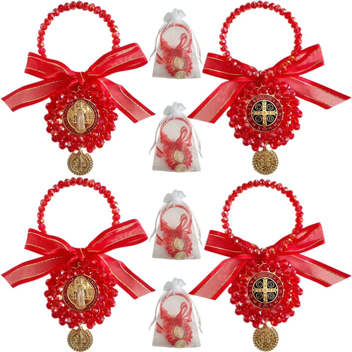 Un juego de cuatro colgantes para ganchos de puertas de medallas de San Benito rojos y dorados con lazos decorativos