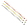 Un jeu de cinq pinces de précision pour fermoirs et attaches, dans diverses couleurs y compris argent, or et or rose.