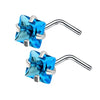 Un par de pendientes en forma de L de acero inoxidable con brillantes piedras de circonita azul.
