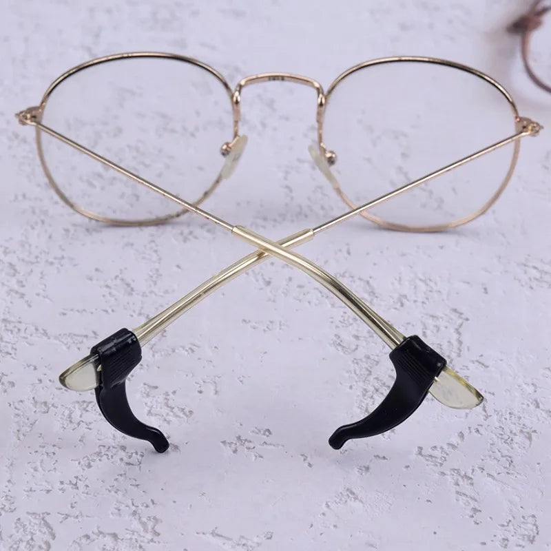 Goldfarbene Metallbrille mit silikonigen Anti-Rutsch-Ohrhaken