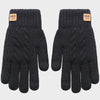Une paire de gants de ski noirs tricotés avec doublure en polaire texturée et nouvelles étiquettes.
