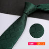 Dunkelgrüner Herren-Einfarb-Twill-Krawattenstreifen, diagonal vor weißem Hintergrund.