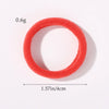 Ein einzelner orange-roter elastischer Haarband, 0,6g, 4 cm lang.