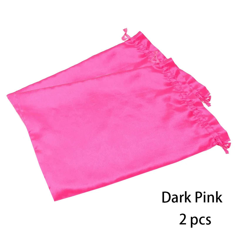 Pinker Satin-Aufbewahrungstasche mit Rüschenrand, flach dargestellt.