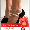 Gros plan sur la cheville d'une femme, montrant un collier de perles et une offre promotionnelle pour un cadeau aléatoire.