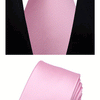 Ein rosa gestreifter Krawattenknoten, aufgerollt.