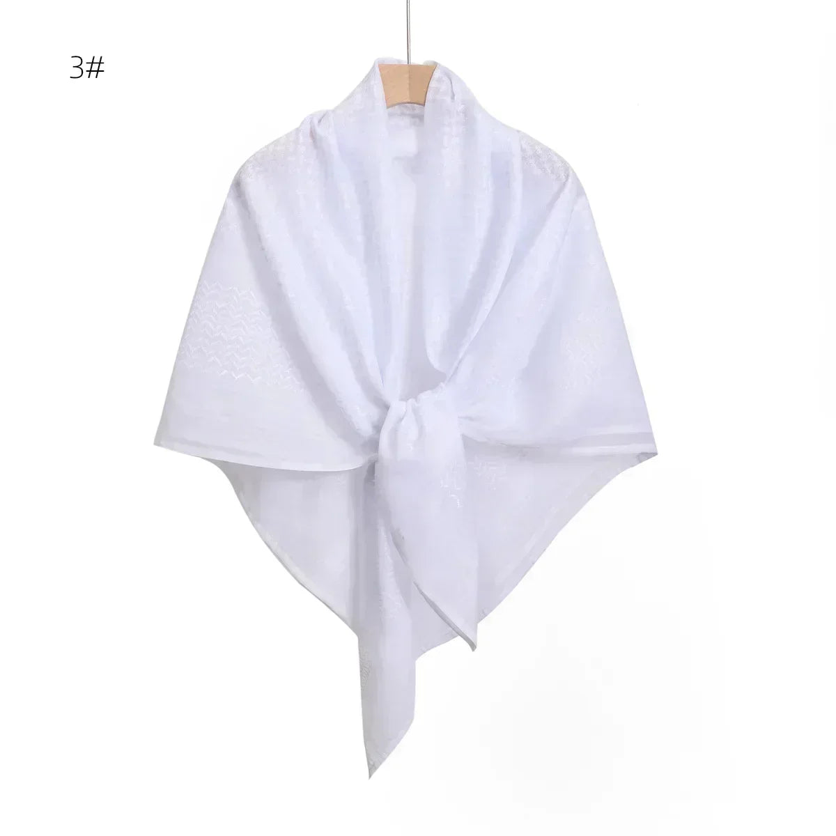 Pañuelo táctico blanco shemagh con cuerda agal atada en un nudo