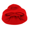 Helle rote Strickbalaclava und winddichte Skimaske.