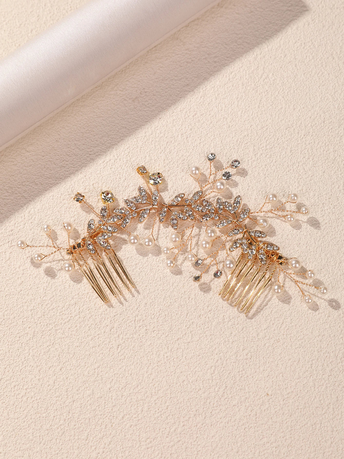 Elegant silver leafed crystal hair comb with delicate pearl accents