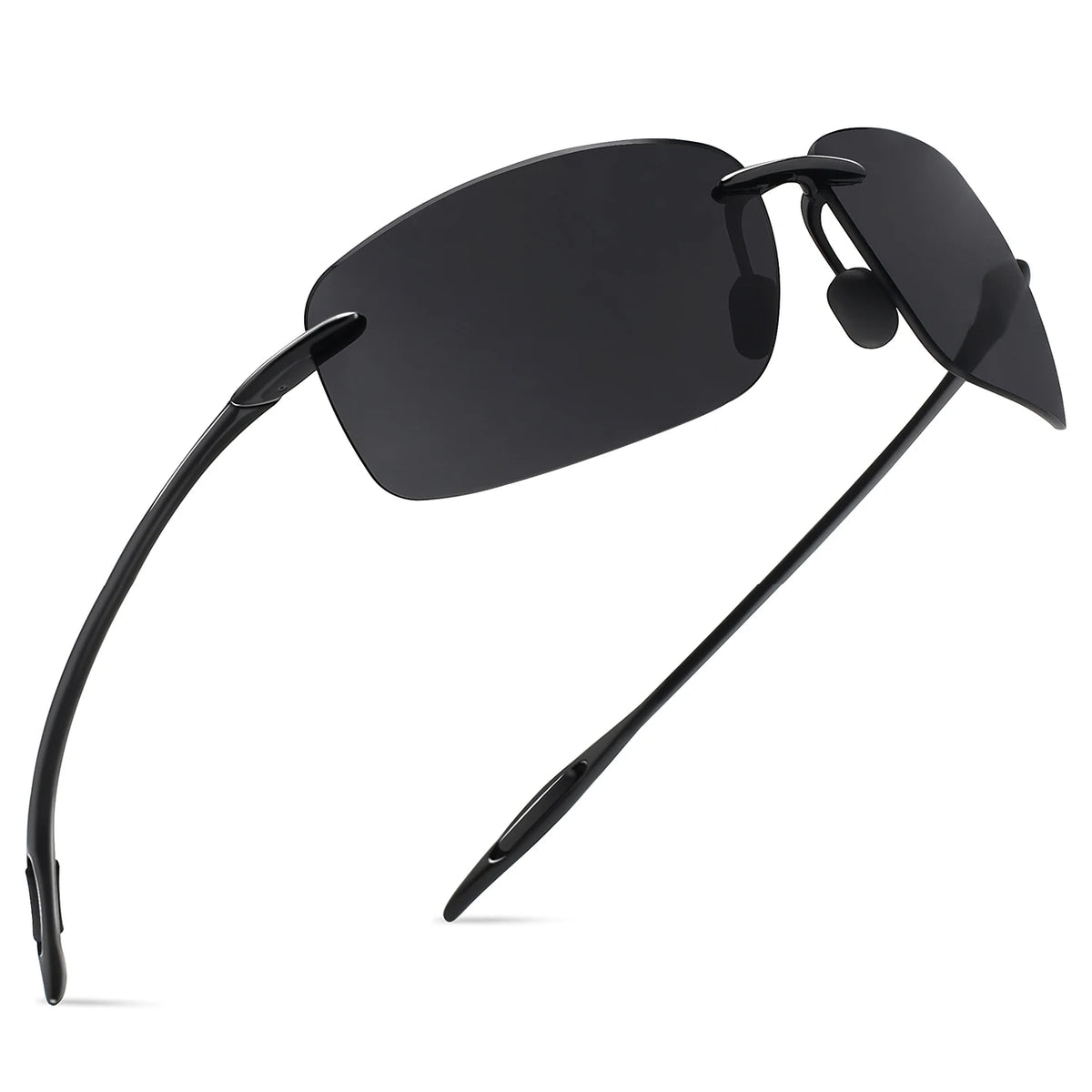 Randlose Sportbrille mit schwarzen Rahmen und dunklen Linsen vor weißem Hintergrund