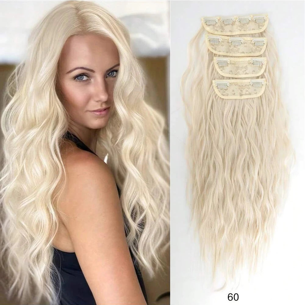 Una mujer rubia modela extensiones de cabello ondulado clip-in con delicados clips florales.