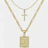 Collier de chaîne en or avec pendentif lettre N et charm croix