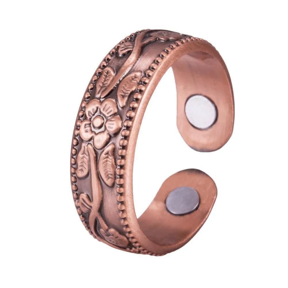 Bracelet floral en cuivre plaqué antique avec des motifs floraux détaillés.