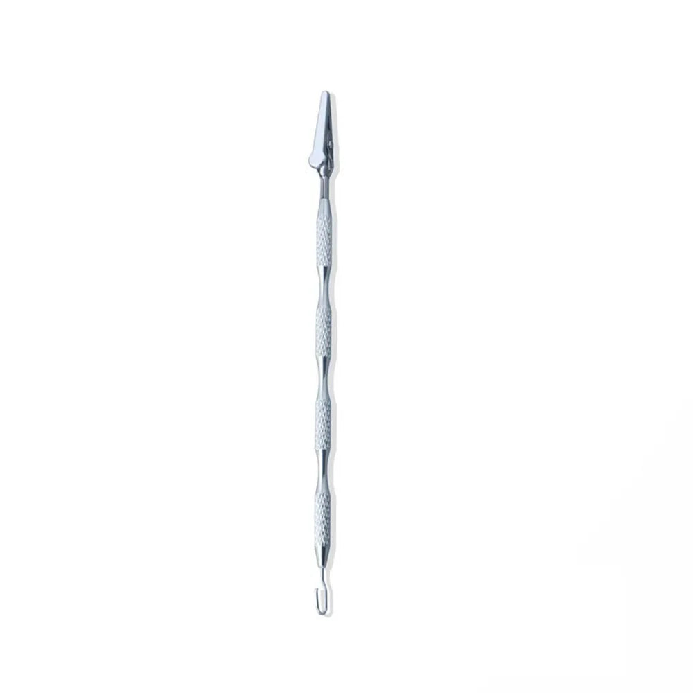 Pince à bijoux argentée de précision avec pointes fines pour fermetures et attaches.