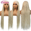Tres mechones de cabello trenzado con encaje color beige claro en maniquíes.