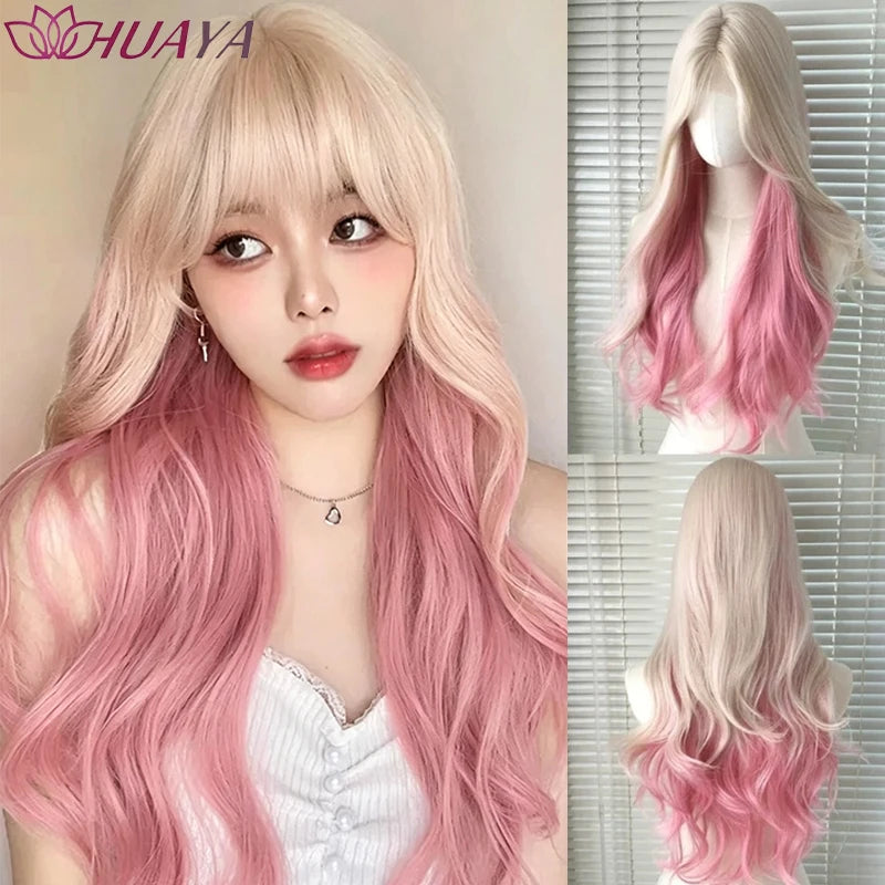 Nahaufnahme einer blonden pinken Farbverlauf-Wellen-Cosplay-Perücke auf einem Mannequin.