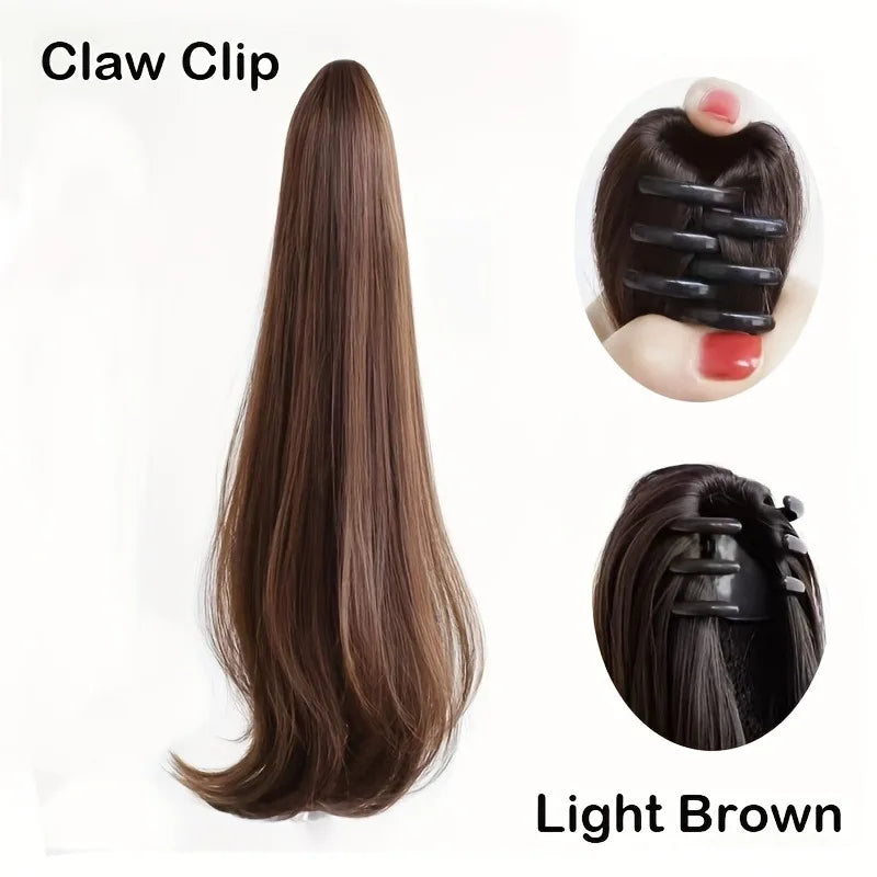 Hellbraune synthetische glatte Haarverlängerungen in langer Form mit Haarspange.