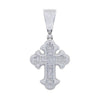 Collier pendentif croix en diamant serti, avec un œillet et une chaîne en argent.