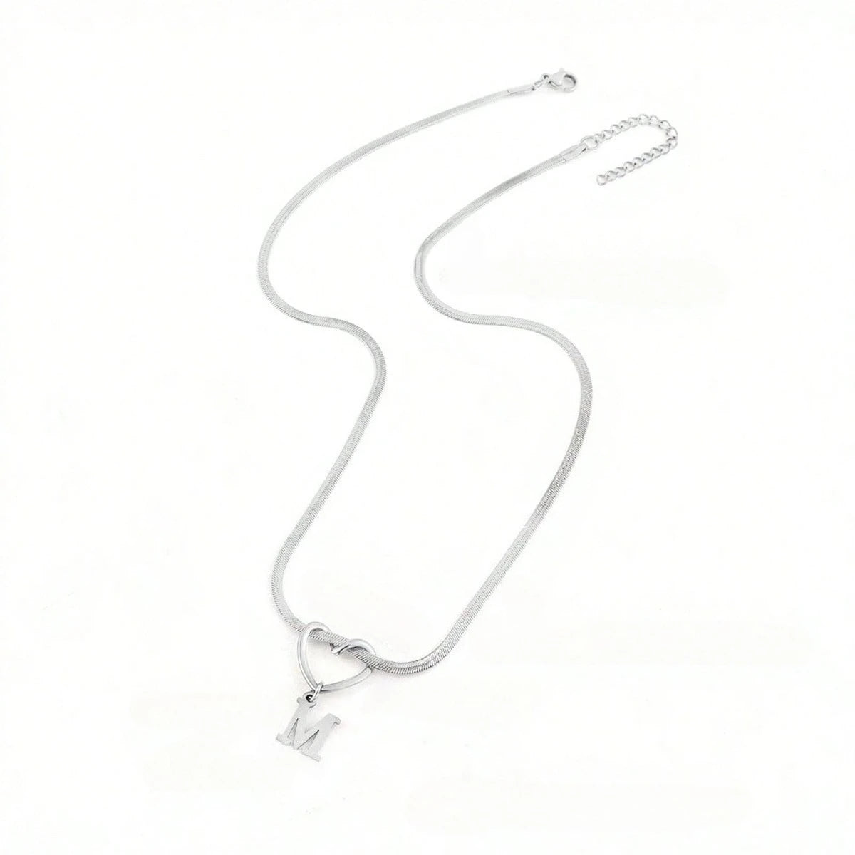 Zartes, goldplattiertes Initialherz-Anhänger-Halskette mit Kette und kleinem Anhänger.