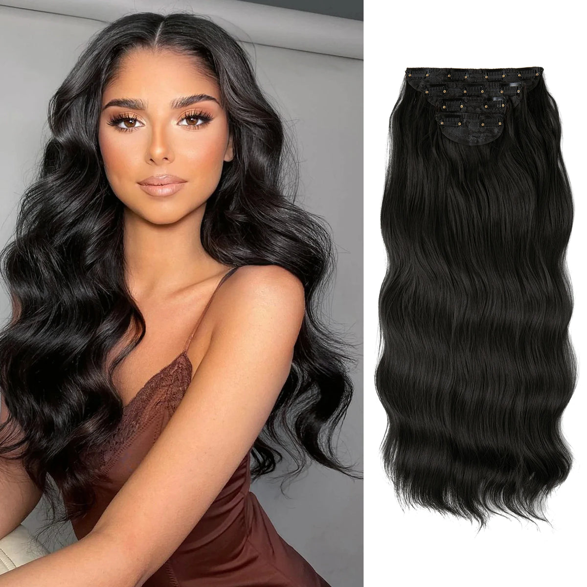 Una modelo muestra extensiones de cabello ondulado clip-in de 22 pulgadas en negro, junto a un set empacado.