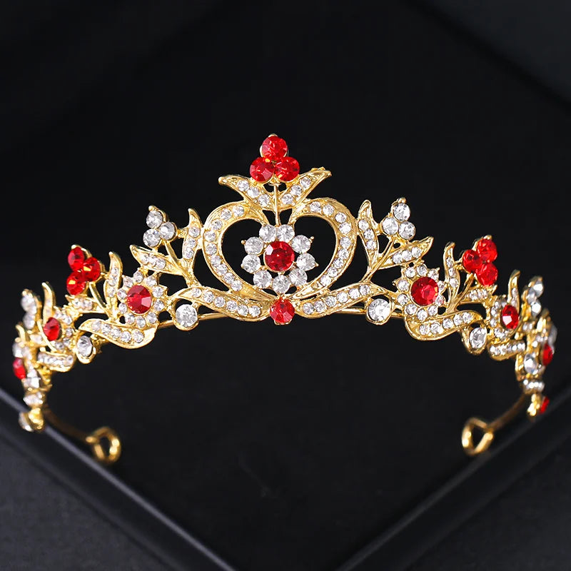 Tiare et couronne de cristaux taillés en or avec des pierres rouges et blanches