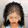 Gros plan d'une femme portant une perruque tressée noire en cornrows naturelles avec des raie et une texture bouclée complexe