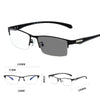 Une paire de lunettes de lecture photochromiques noires avec diverses mesures.