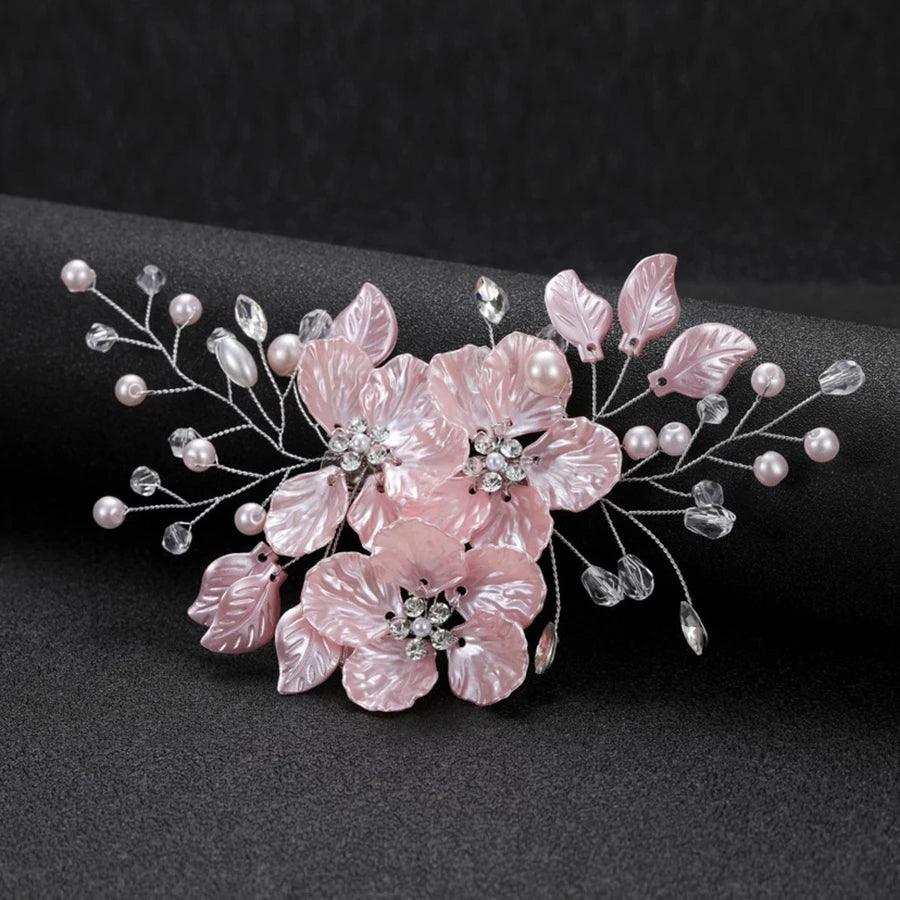 Pince à cheveux florale en perles de cristal tissée à la main, avec des éléments floraux roses pour le mariage
