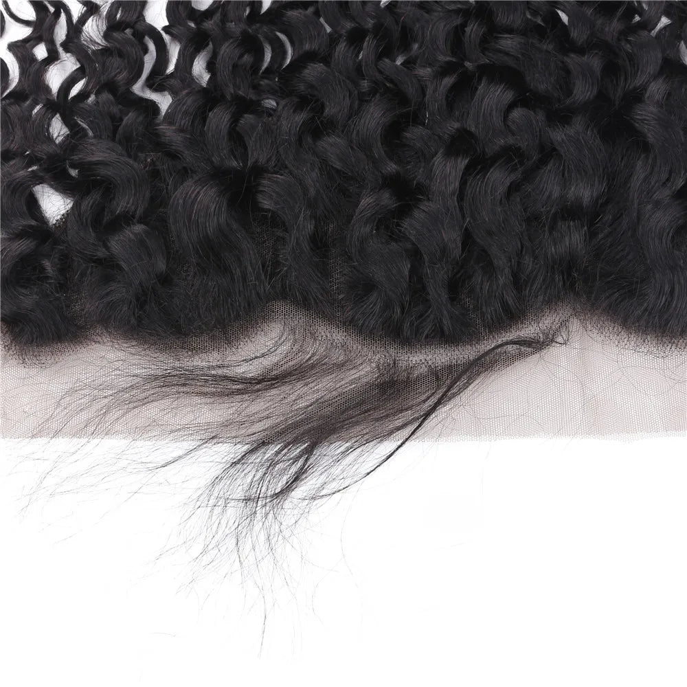 Gros plan sur une perruque en lace très ondulée noire mate, montrant la texture et la ligne frontale.