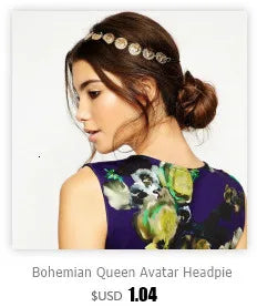 Nahaufnahme einer Frau mit einem Bohemian Queen Avatar Kopfschmuck, der eine goldene Kristallfransen-Haarschleife zeigt.