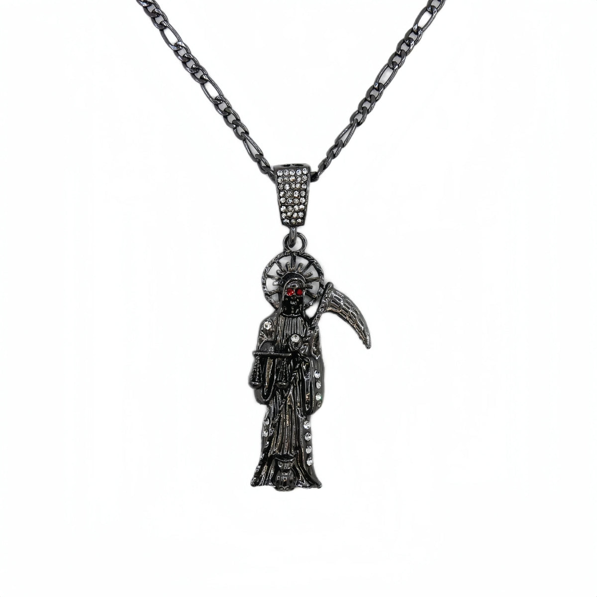 Silberner Anhänger mit stilisierter Santa Muerte Figur, Krone und gebogener Klinge.