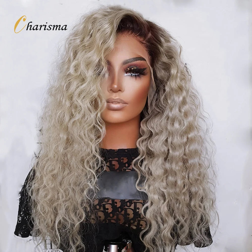 Model trägt eine lange lockige Ombré-Lace-Pony-Frisur mit hellblonden und grauen Tönen.