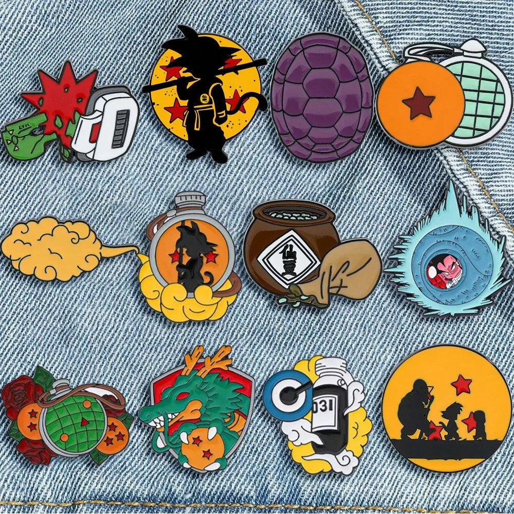 Set von 12 Emailpins mit Charakteren aus der Son Goku Master Roshi Serie.