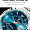 Gros plan d'une montre Poedagar en acier inoxydable avec cadran bleu et aiguilles argentées, chiffres romains et date