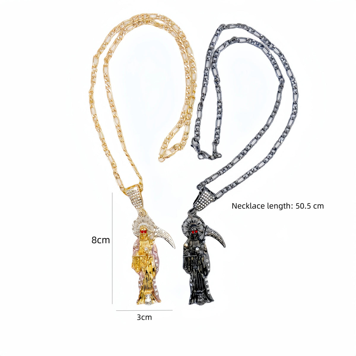 Goldkette mit Totenkopf-Anhänger und dunkler Vogel-Silhouette
