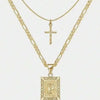 Collier en chaîne en or avec pendentif lettre P et charm croix