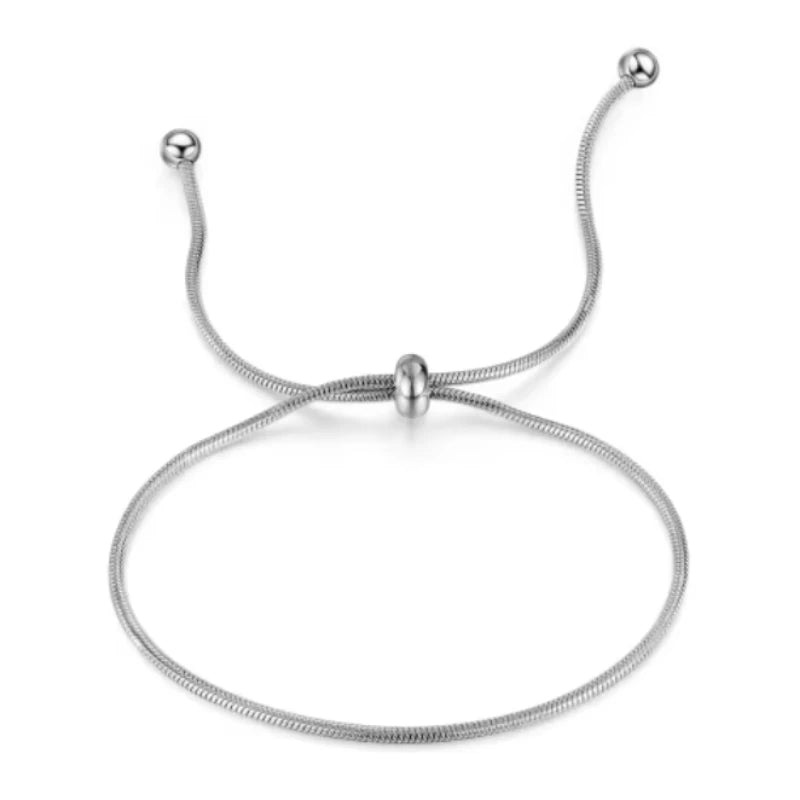 Charmet de cheville ajustable, pendentif en argent avec chaîne et bandeau circulaire délicat.