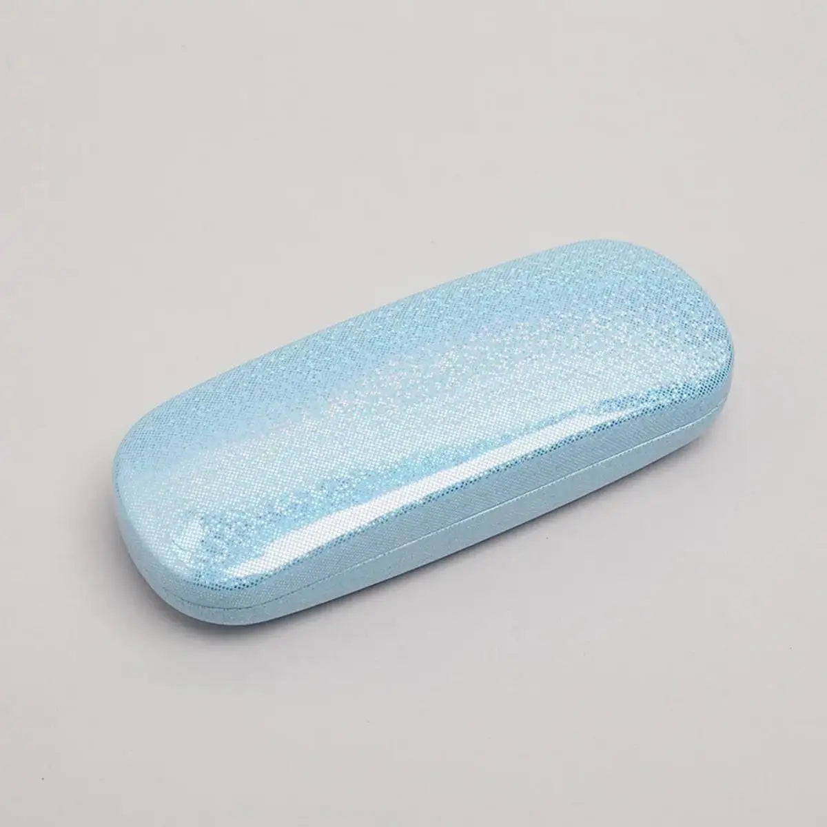 Boîte de rangement à paillettes bleues claires pour lunettes de soleil, vue de dessus.